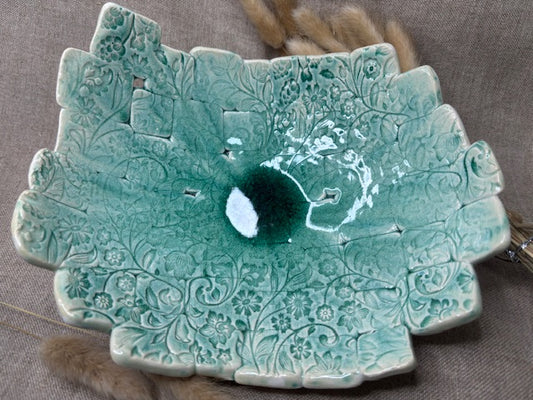 Plat creux en faïence turquoise