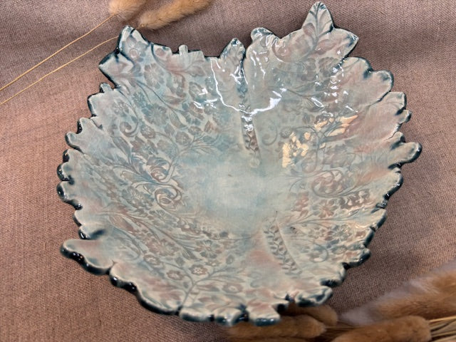 Plat translucide en grès