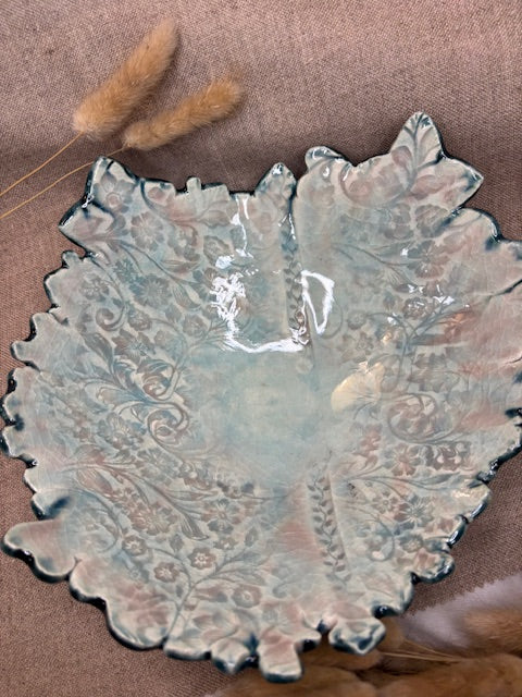 Plat translucide en grès