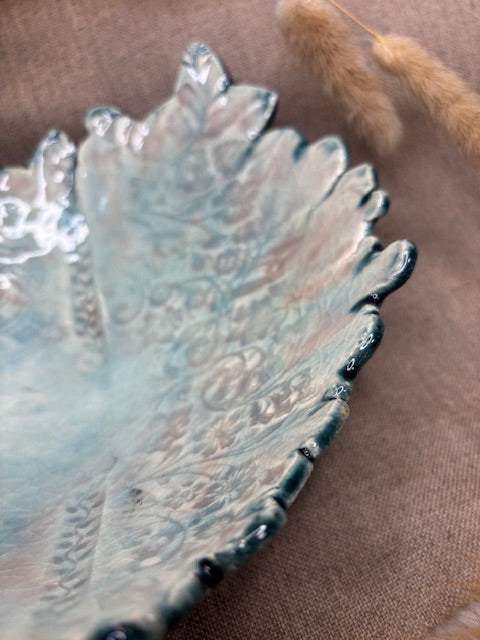 Plat translucide en grès