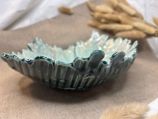 Plat translucide en grès