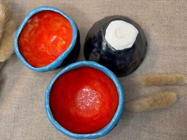 Coupelles rouge-noir-bleu