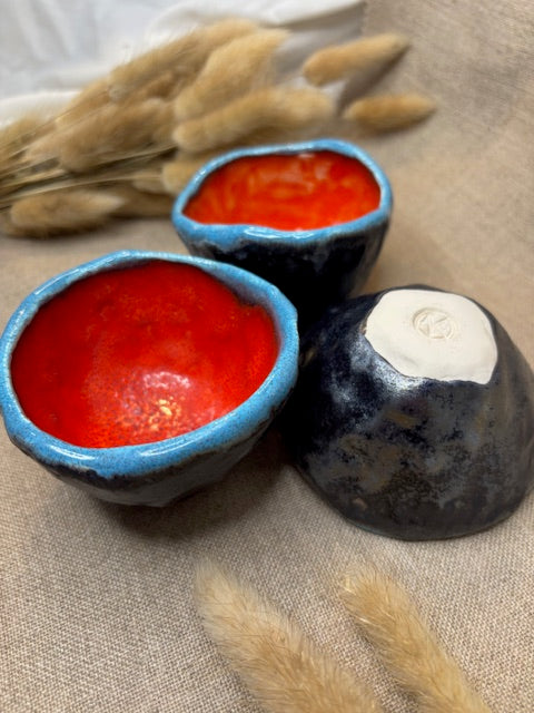 Coupelles rouge-noir-bleu