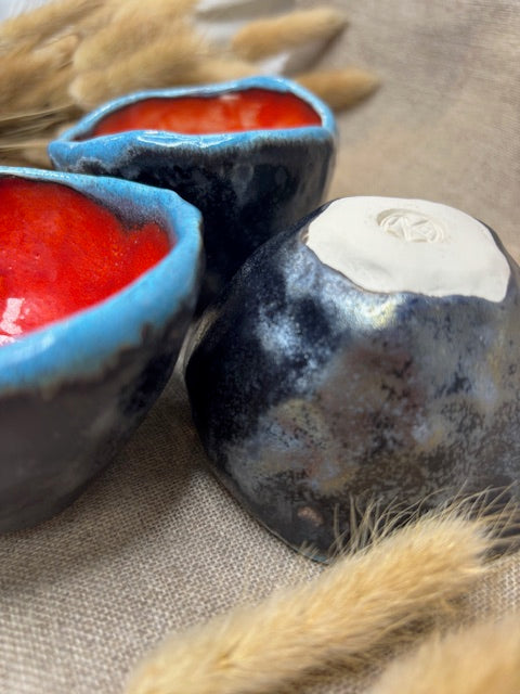 Coupelles rouge-noir-bleu